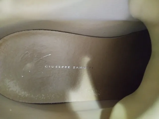 Zapatillas Marrones y Blancas