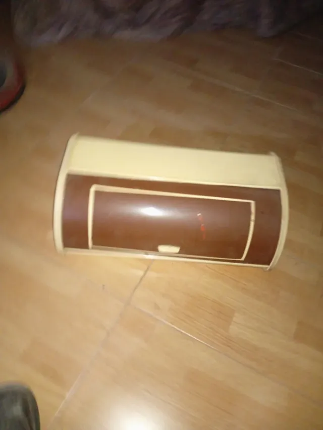 Panera antigua beige y marrón