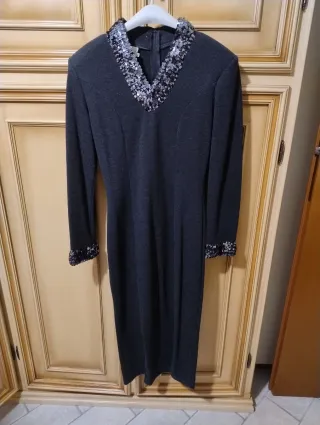 Vestito grigio con paillettes taglia M