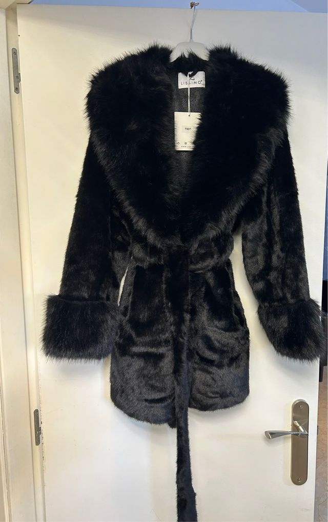 Abrigo pelo sintético negro T. S/M