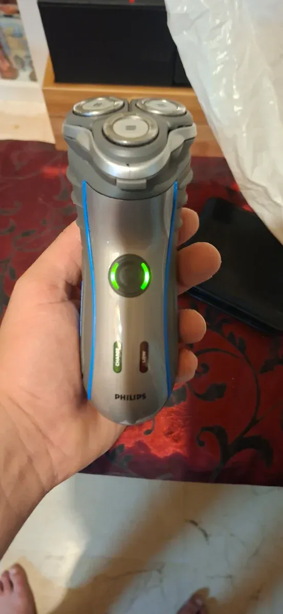 Máquina de afeitar Philips gris y azul