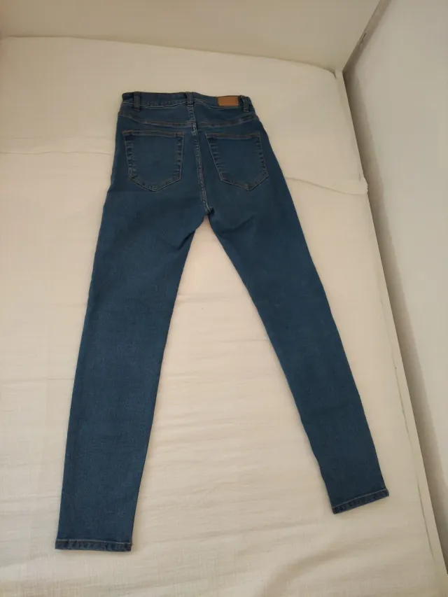 Pantalón vaquero Pull&bear + otro de REGALO