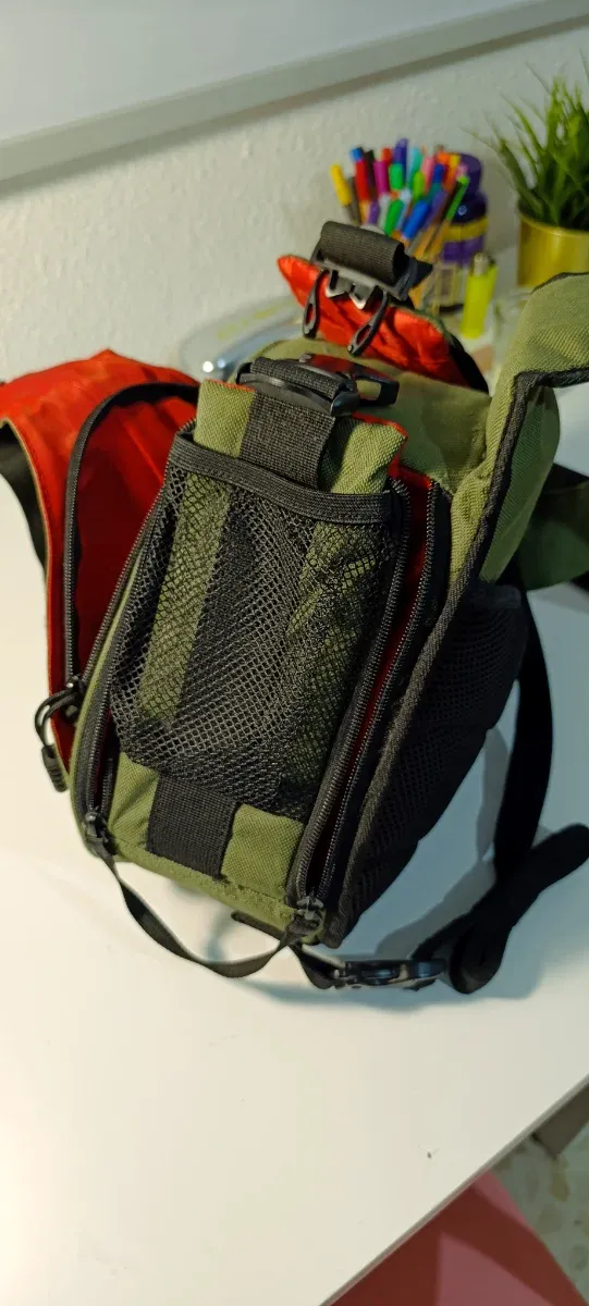 Mochila bandolera verde para cámara