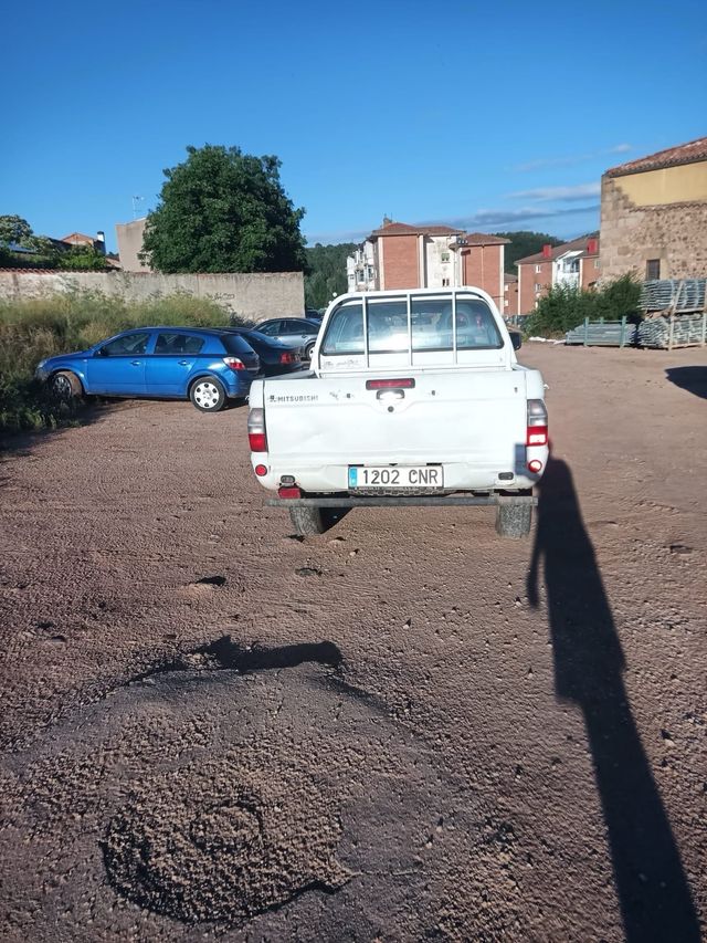 Mitsubishi L 200 2004