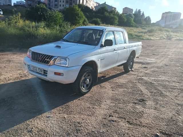 Mitsubishi L 200 2004
