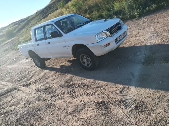 Mitsubishi L 200 2004