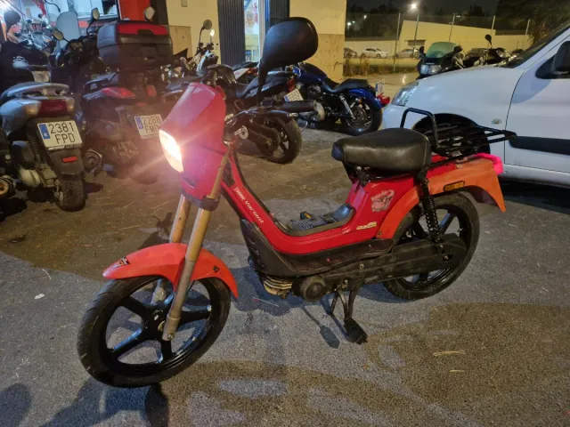 Derbi Variant Currier Sport Roja