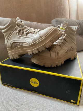 Botas Buffalo Beige
