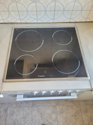 Horno y Vitrocerámica Aspes + Campana Edesa