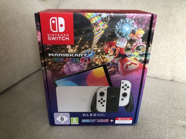 Nintendo Switch OLED Blanca + Mario Kart 8