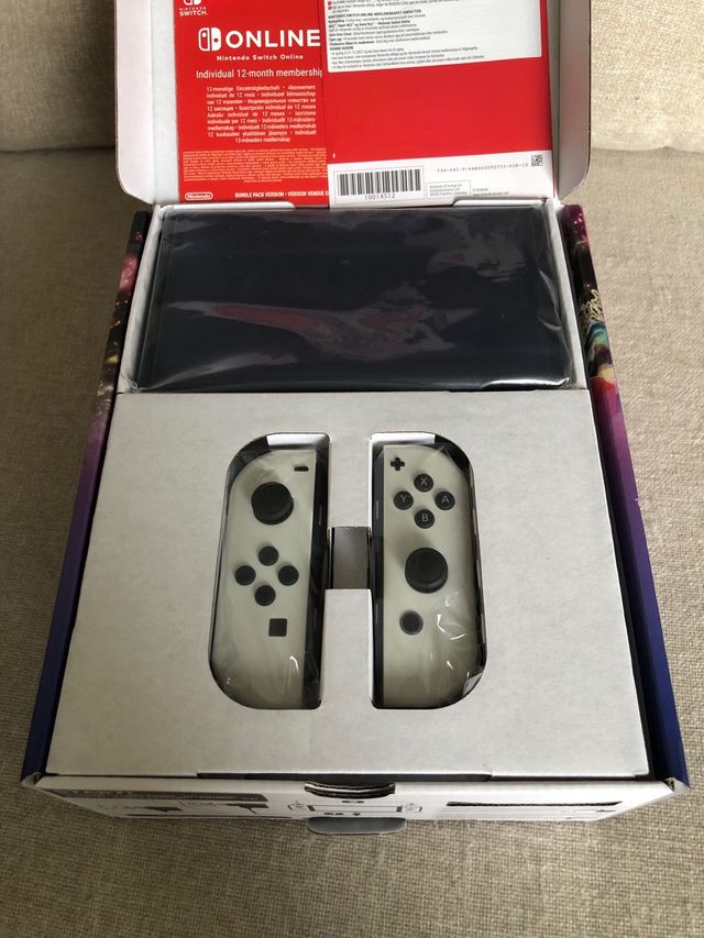 Nintendo Switch OLED Blanca + Mario Kart 8