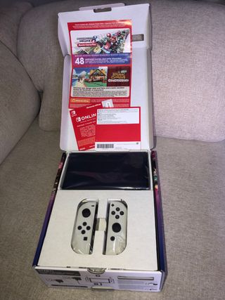 Nintendo Switch OLED Blanca + Mario Kart 8