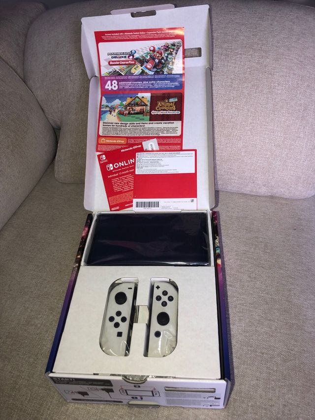 Nintendo Switch OLED Blanca + Mario Kart 8