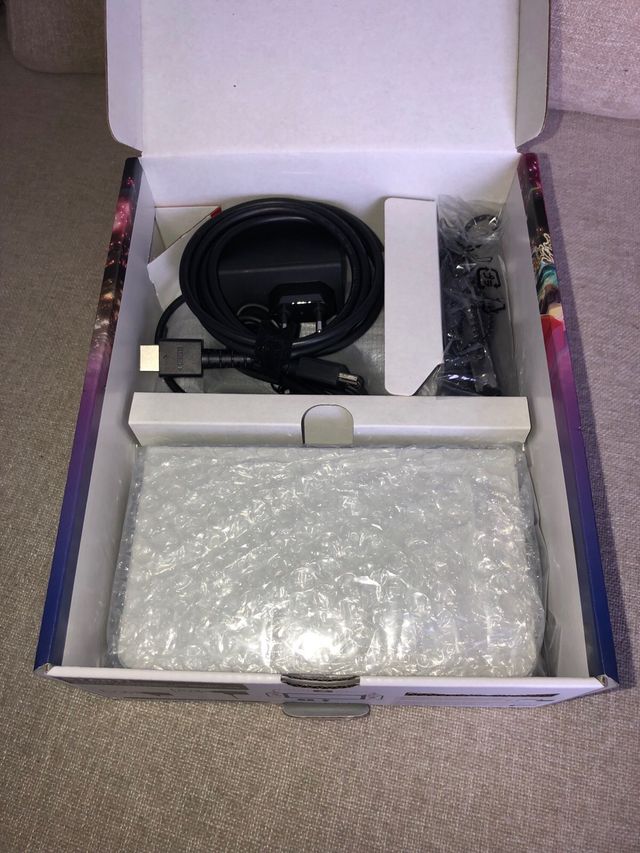 Nintendo Switch OLED Blanca + Mario Kart 8