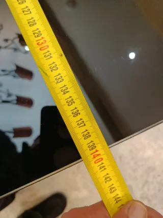 Mesa de cristal negra y metal