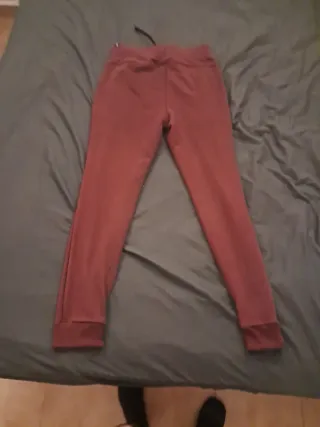 Pantalón chándal slim XS nuevo