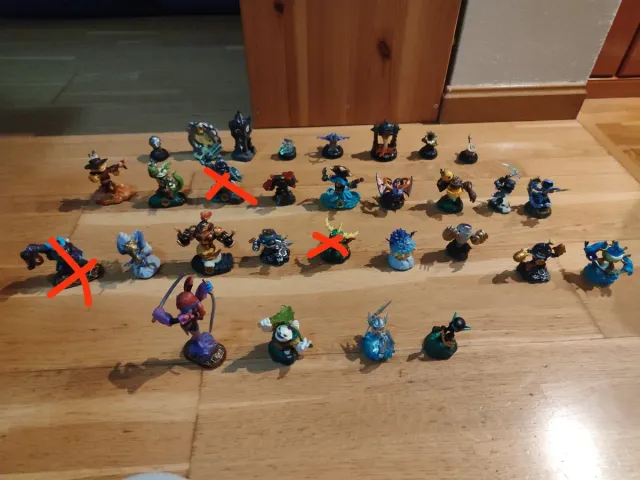 Figuras Skylanders + Estuche y Portal.