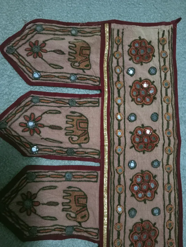 Torana hindú bordado elefantes y flores