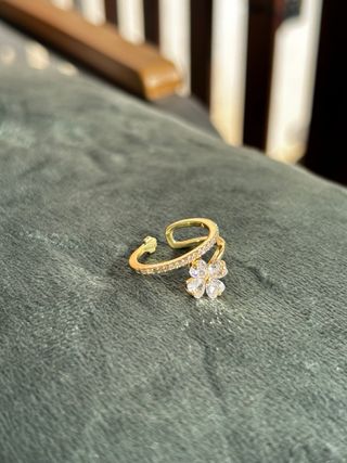 Anello fiore zirconi dorato regolabile