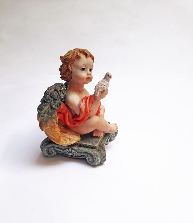 Estatueta Anjinho com Pomba Branca
