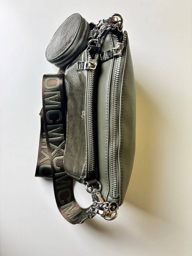 Steve Madden bandolera verde con monedero y correa