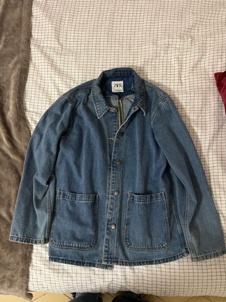 Chaqueta vaquera Zara Talla M, muy buen estado.