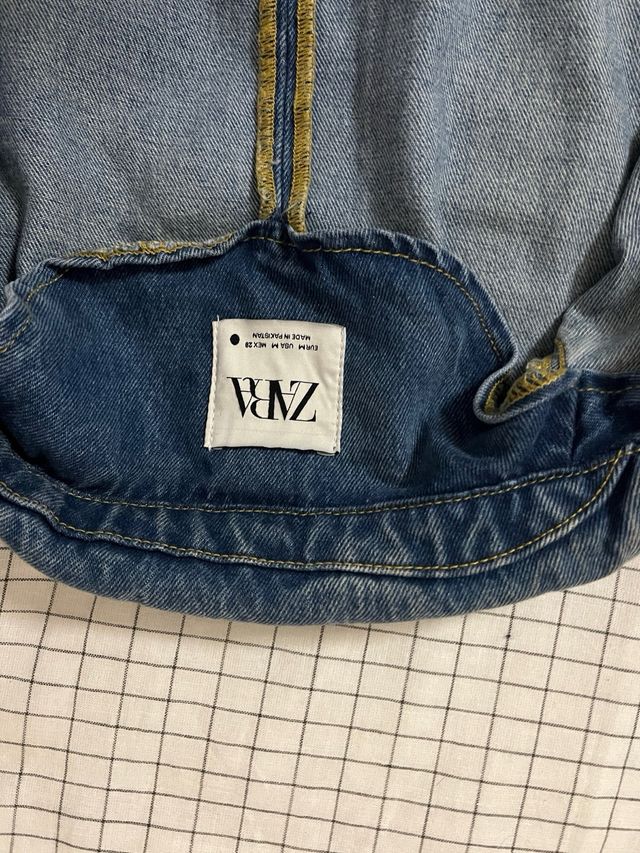 Chaqueta vaquera Zara Talla M, muy buen estado.