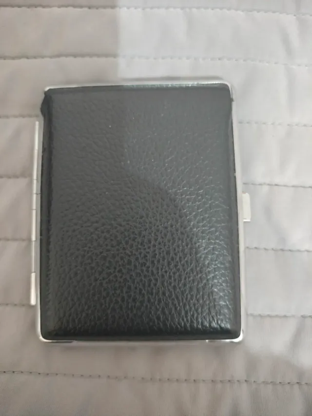 Pitillera metálica plateada