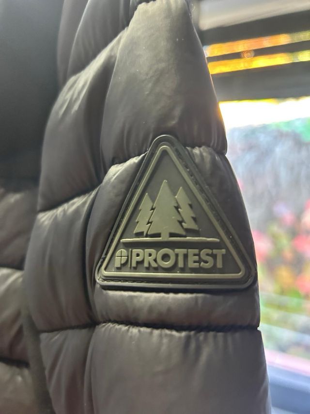 Chaqueta protest negra