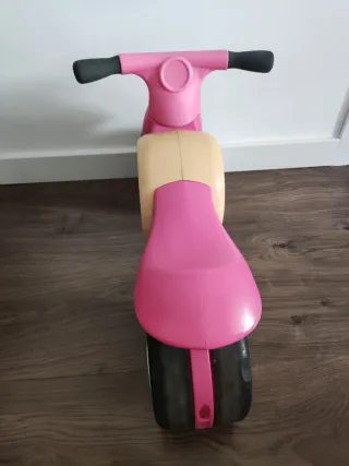 Moto correpasillos Its Magical rosa