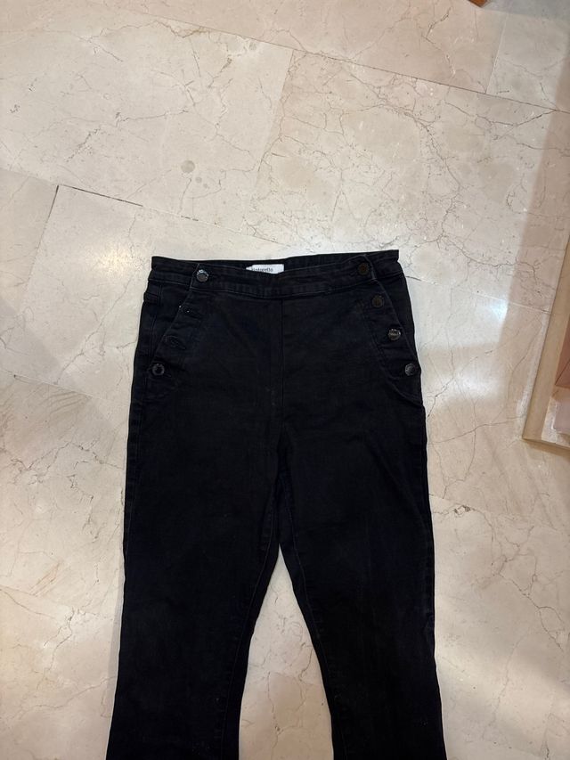 Pantalón vaquero negro con botones