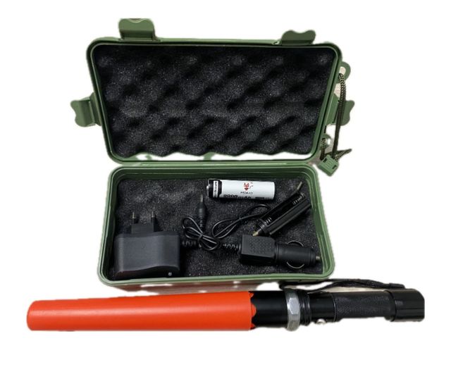 Linterna Táctica SOS con Accesorios