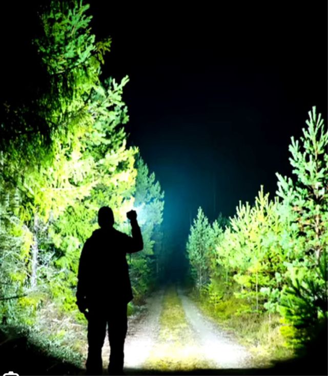 Linterna Táctica SOS con Accesorios