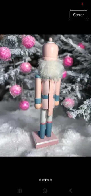 Cascanueces rosa madera 38 cm