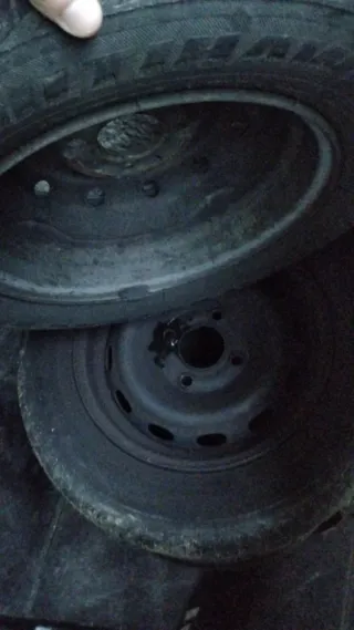 2 Llantas con neumáticos 13 pulgadas psa