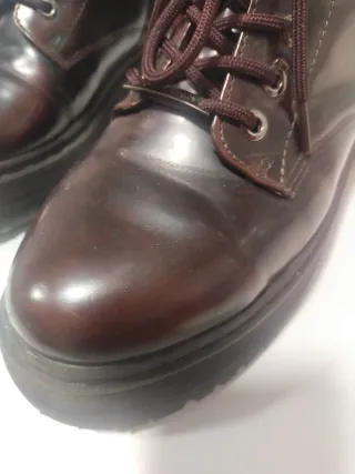 Botas burdeos con cordones