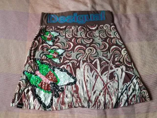 Falda corta Desigual invierno talla M