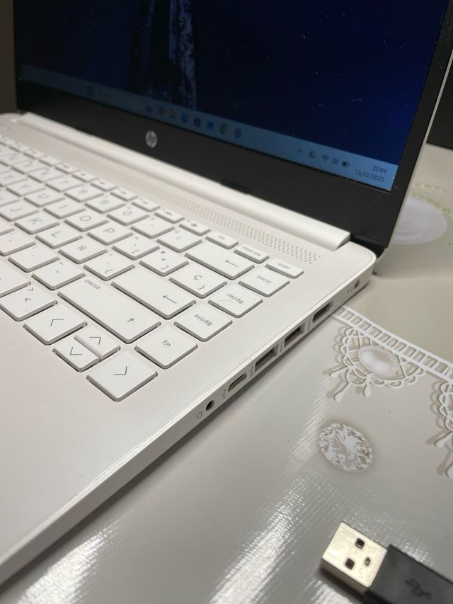 Portátil HP 14 2024