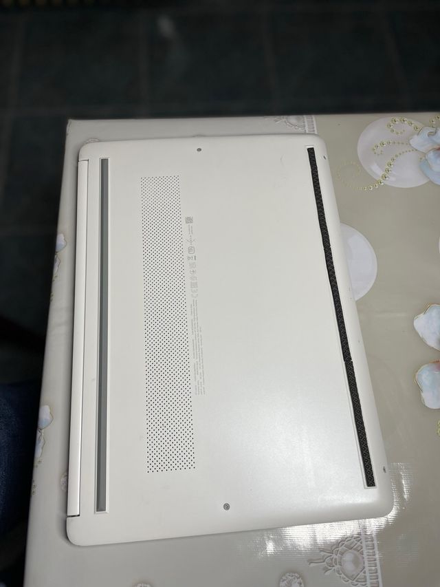 Portátil HP 14 2024