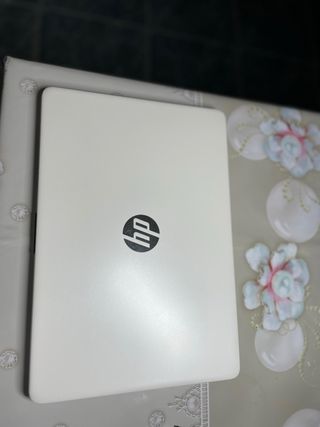 Portátil HP 14 2024