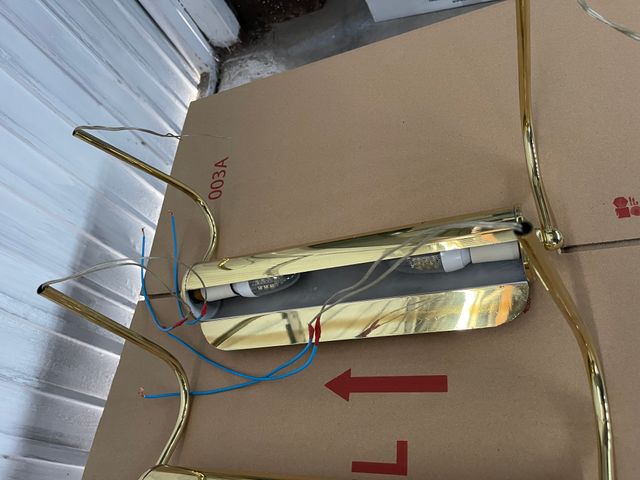 Applicazioni murali dorate