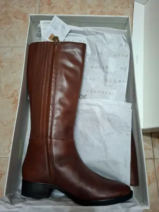 Botas Geox altas piel marrón talla 42