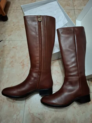 Botas Geox altas piel marrón talla 42