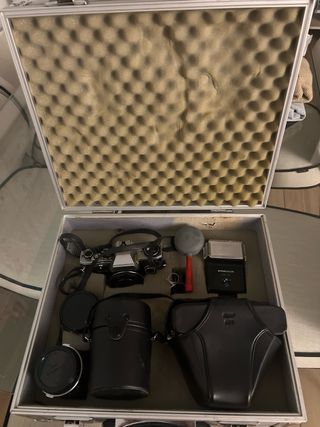 Olympus OM10 Cámara Analógica + Accesorios