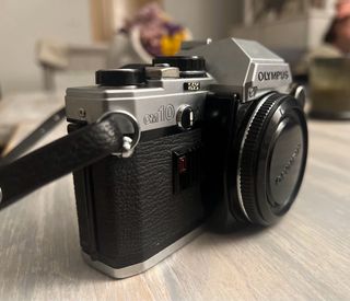 Olympus OM10 Cámara Analógica + Accesorios