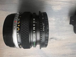 Olympus OM10 Cámara Analógica + Accesorios