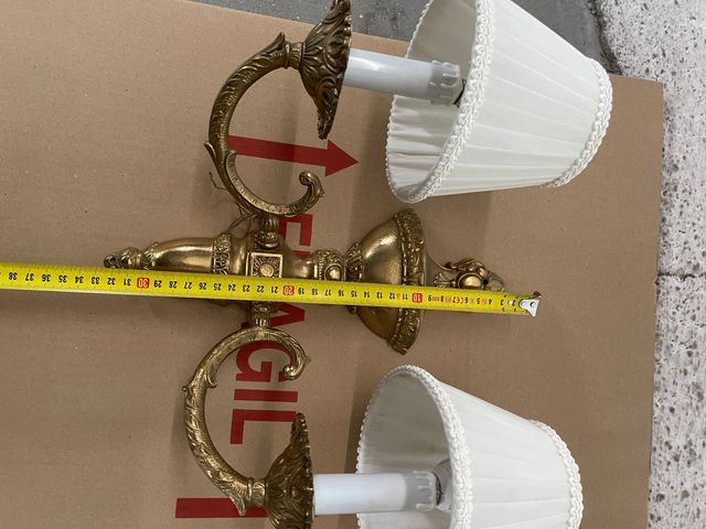 Appliques da parete dorate con schermi