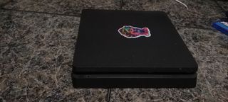 PS4 (PlayStation 4) Negra + GTA 5 y FIFA 24