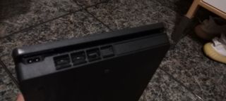 PS4 (PlayStation 4) Negra + GTA 5 y FIFA 24