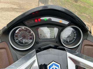 Piaggio X10 500cc Executive